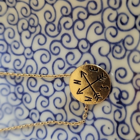 Compass Necklace - Picture 4 of 7